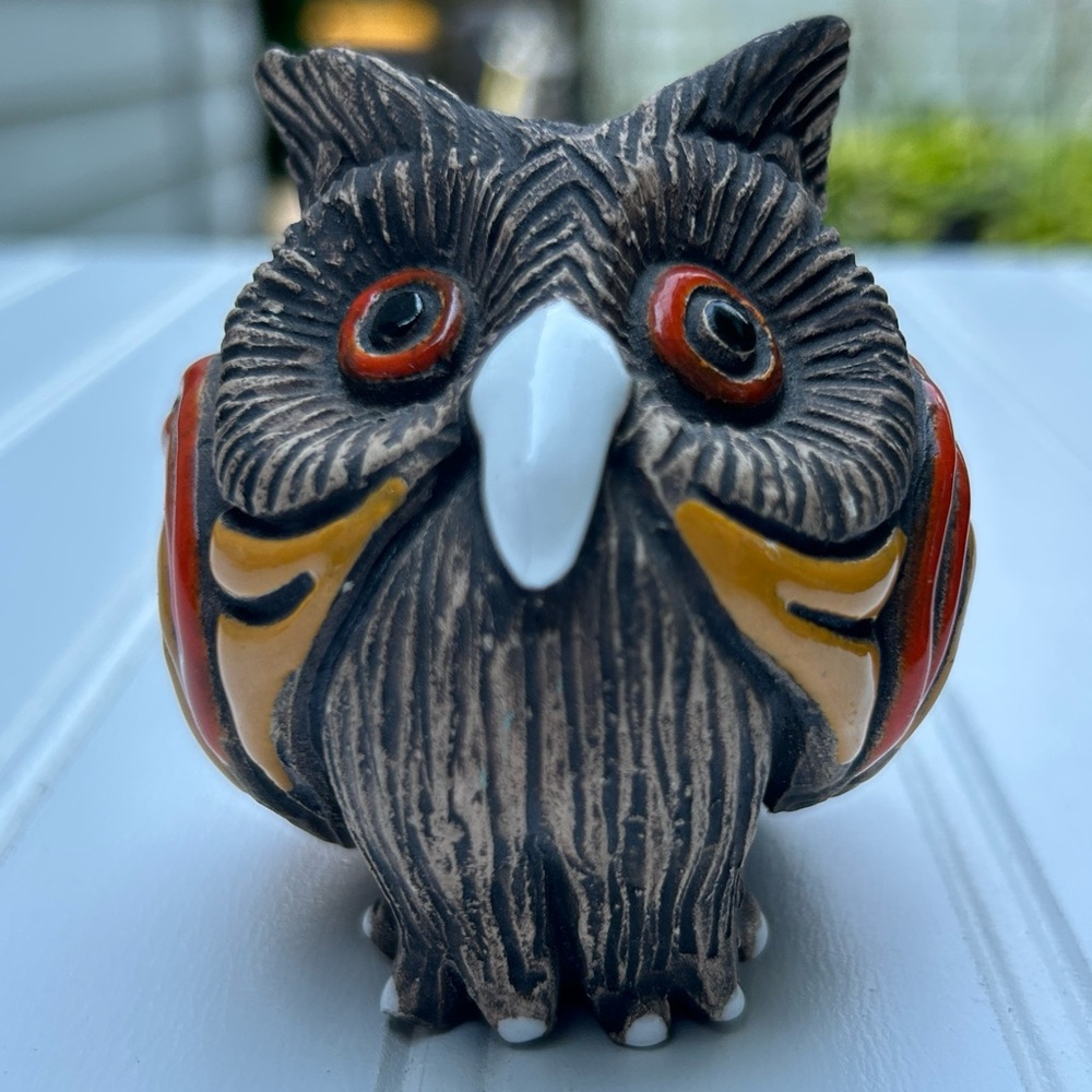 Vintage Artesania Rinconada Owl Figurine Ceramic Red Yellow Signed 3 inch - Picture 2 of 8